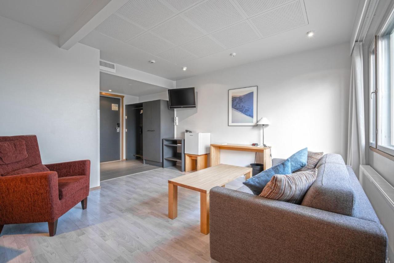 Ski-Inn Hotel Pyhaetunturi Eksteriør bilde